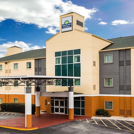 Days Inn & Suites By Wyndham Augusta Near Fort Eisenhower Kültér fotó