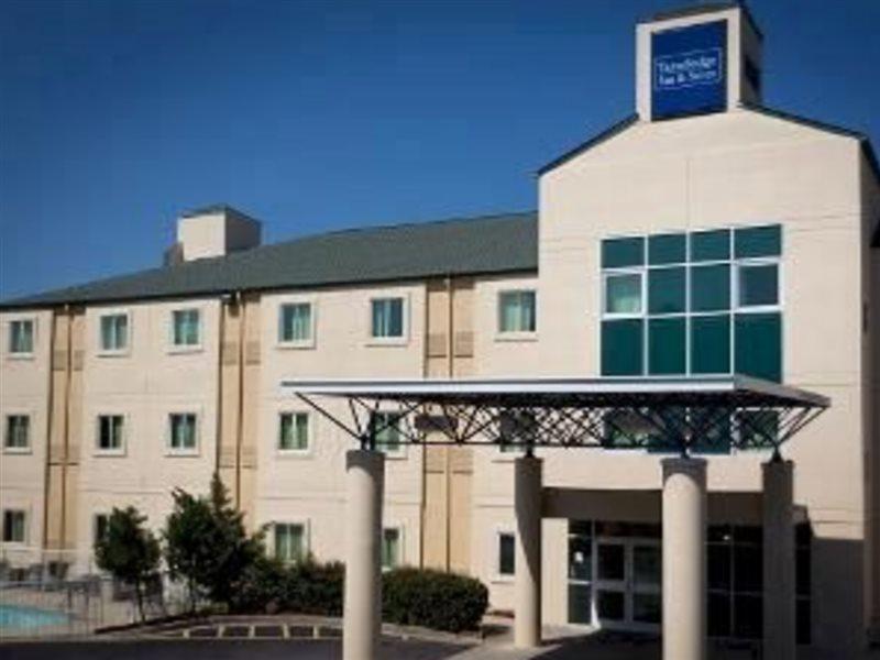 Days Inn & Suites By Wyndham Augusta Near Fort Eisenhower Kültér fotó