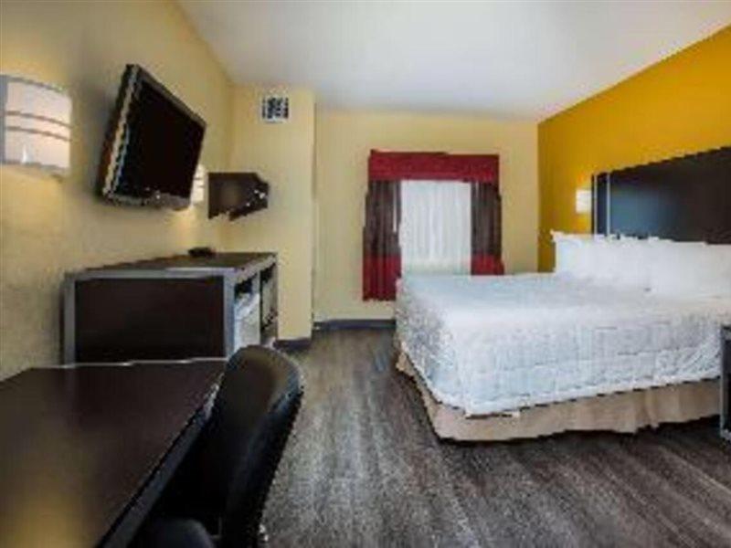 Days Inn & Suites By Wyndham Augusta Near Fort Eisenhower Kültér fotó