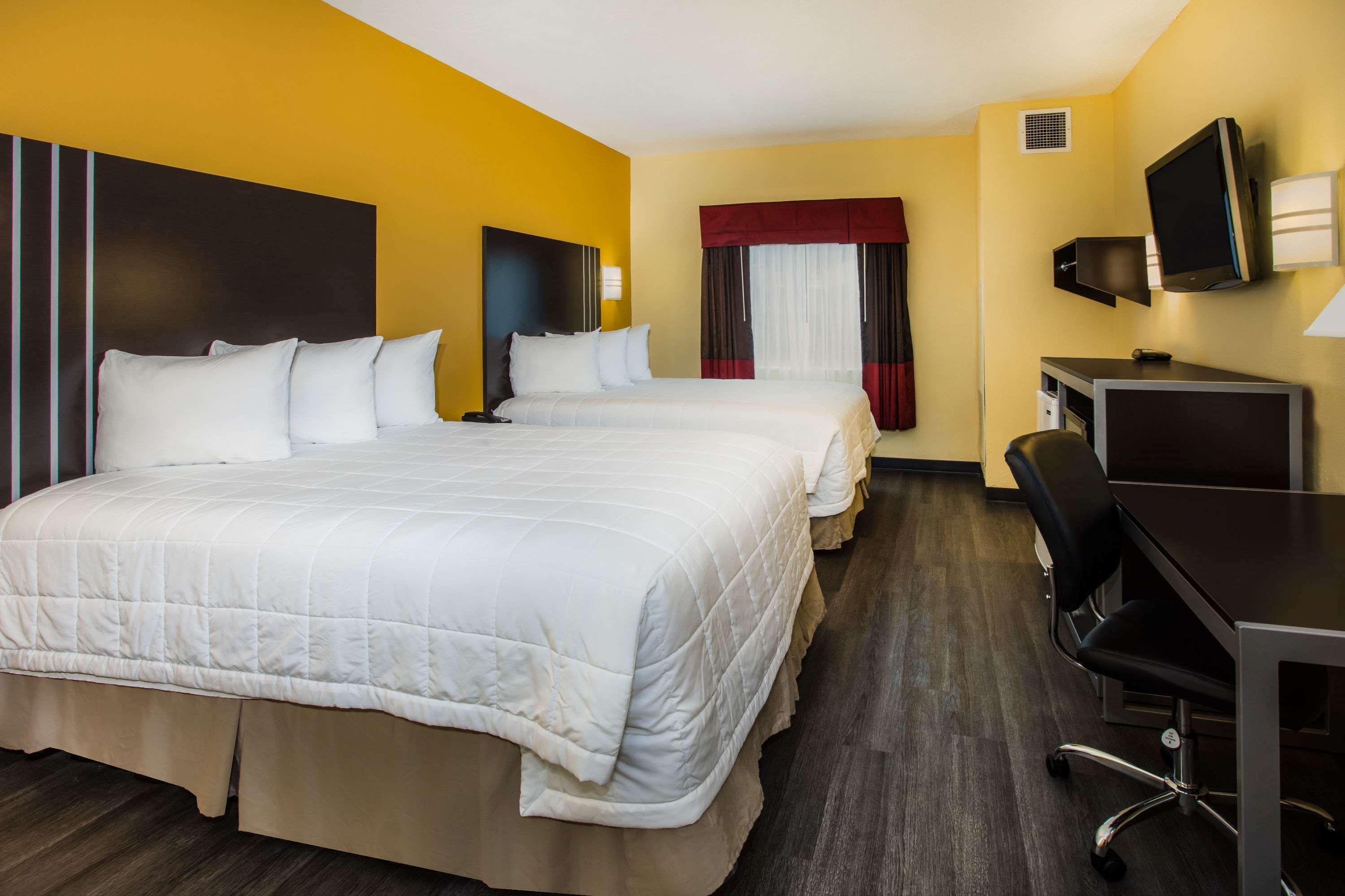 Days Inn & Suites By Wyndham Augusta Near Fort Eisenhower Kültér fotó