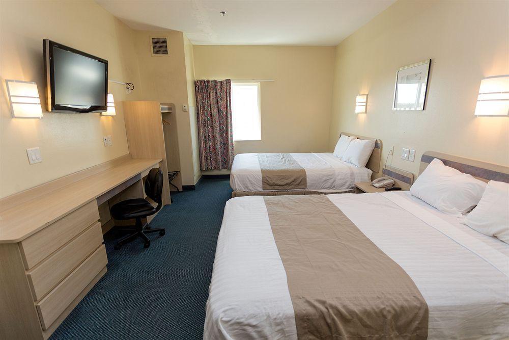 Days Inn & Suites By Wyndham Augusta Near Fort Eisenhower Kültér fotó