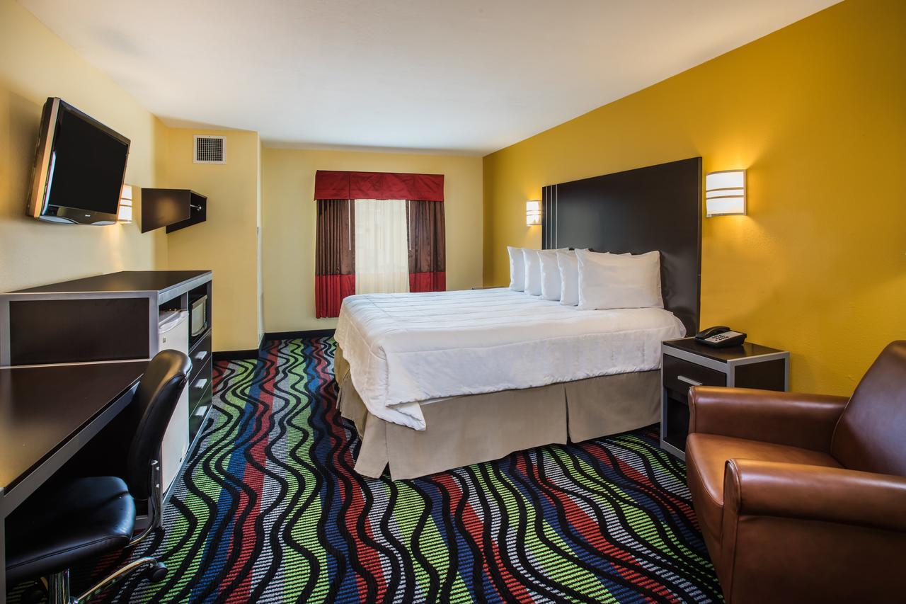 Days Inn & Suites By Wyndham Augusta Near Fort Eisenhower Kültér fotó