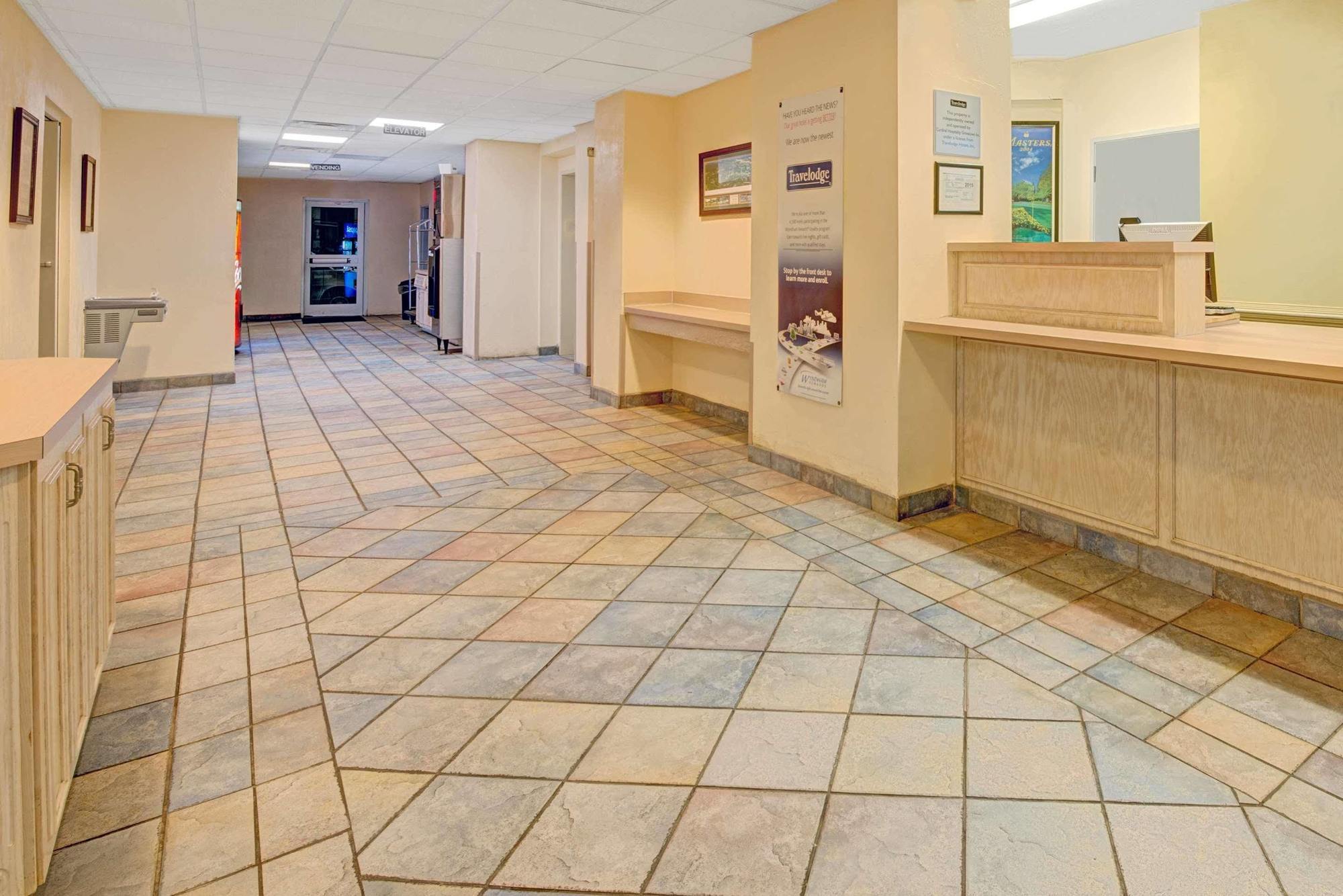 Days Inn & Suites By Wyndham Augusta Near Fort Eisenhower Kültér fotó