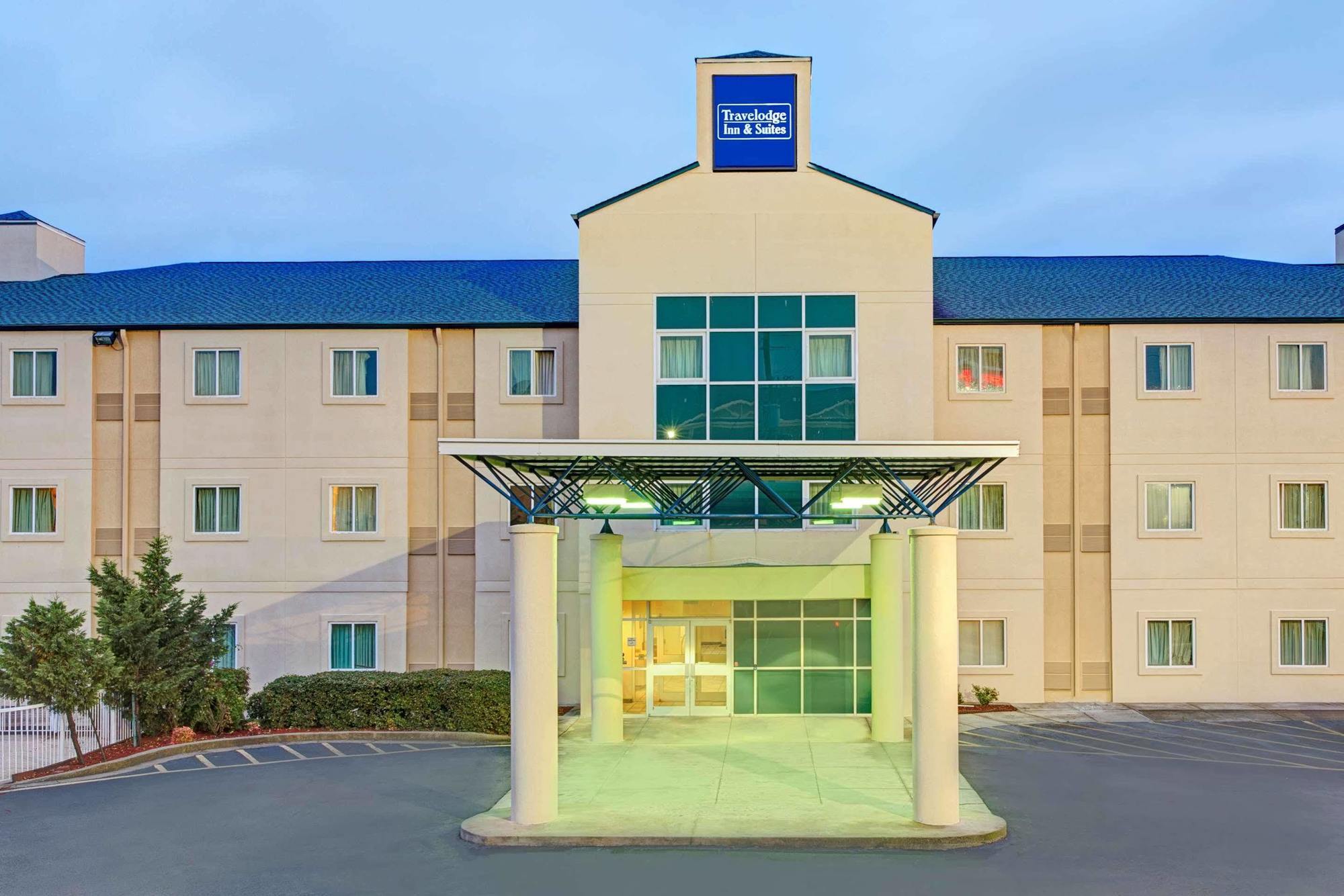 Days Inn & Suites By Wyndham Augusta Near Fort Eisenhower Kültér fotó