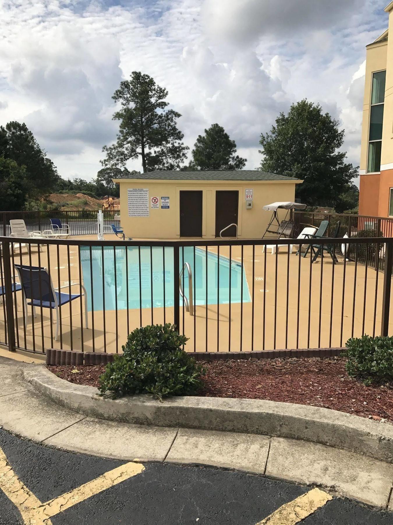 Days Inn & Suites By Wyndham Augusta Near Fort Eisenhower Kültér fotó