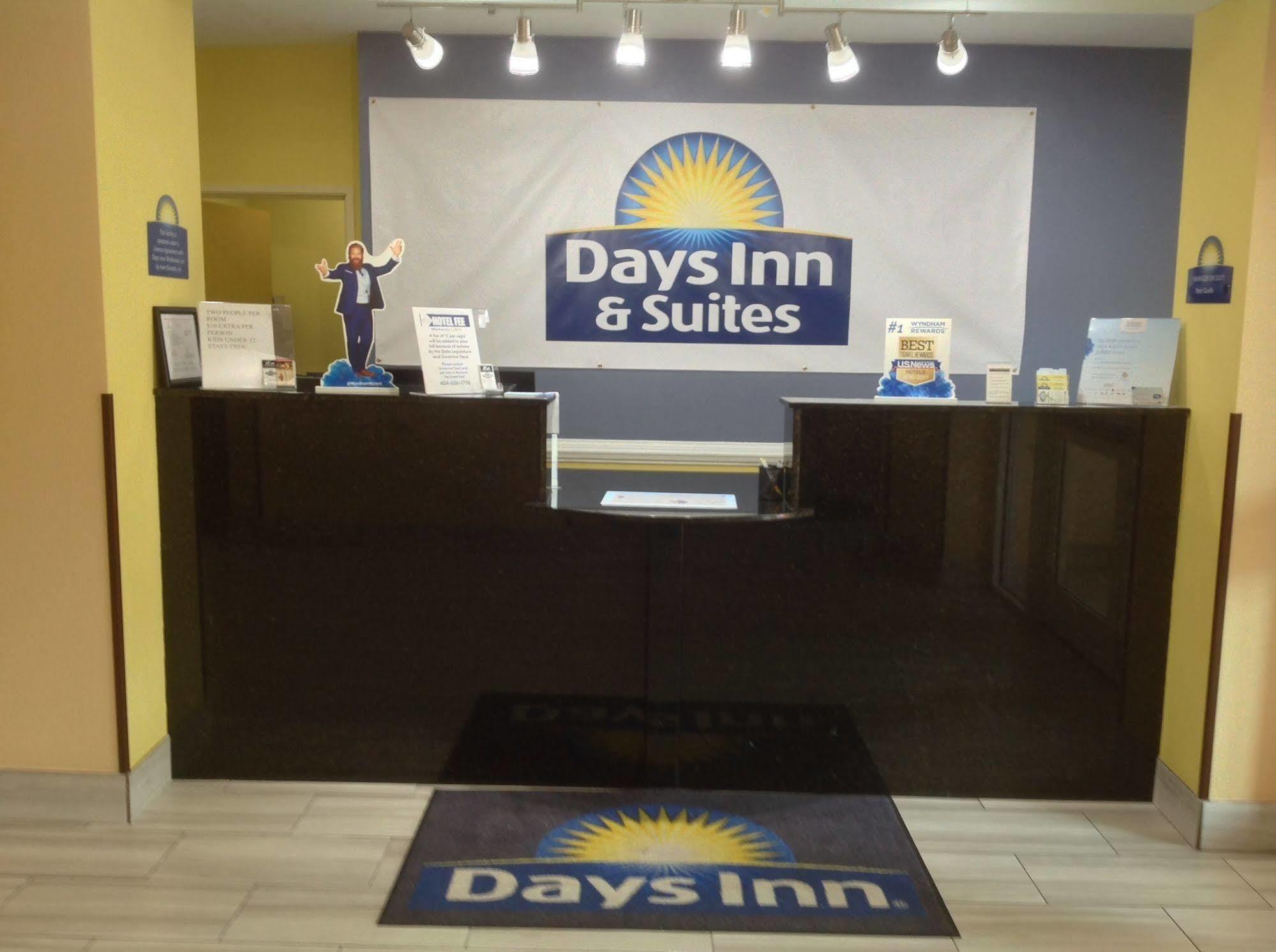Days Inn & Suites By Wyndham Augusta Near Fort Eisenhower Kültér fotó