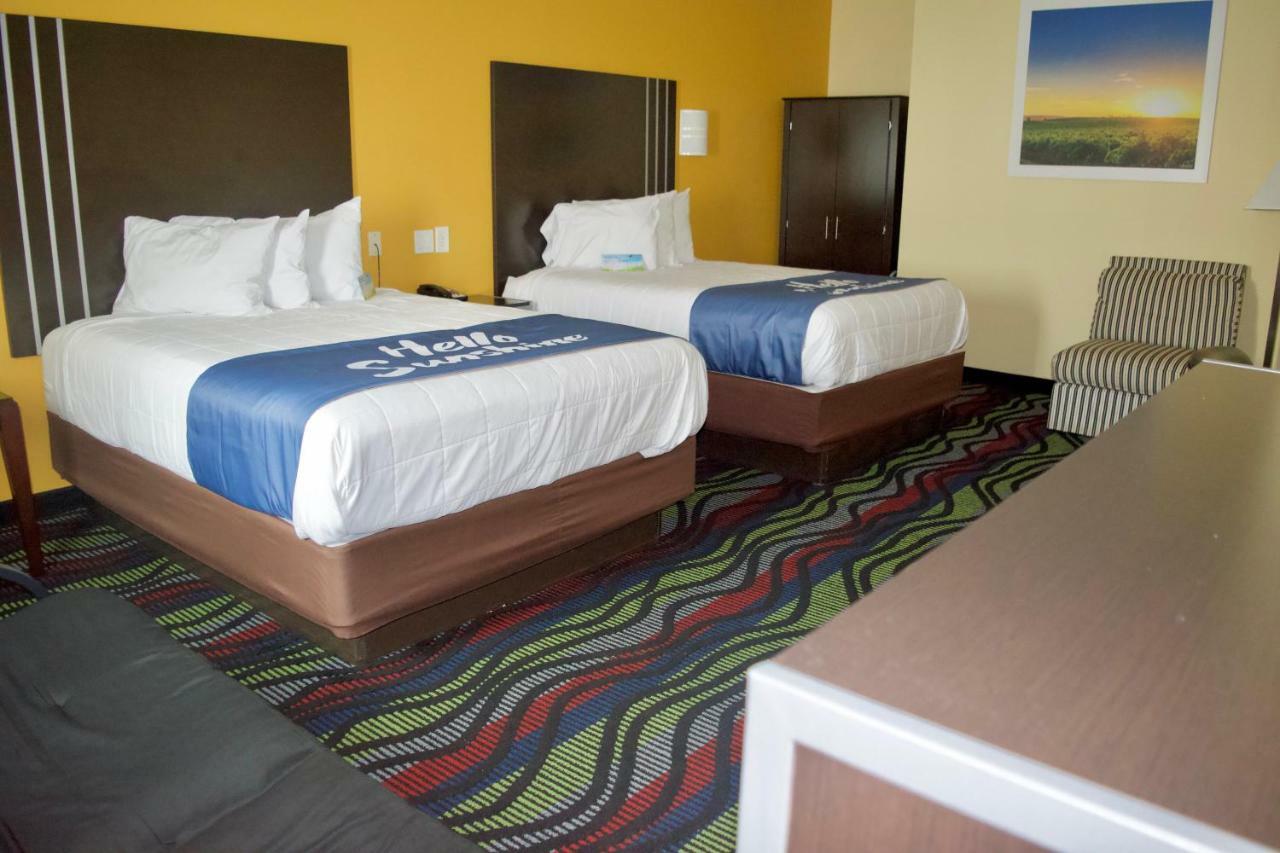 Days Inn & Suites By Wyndham Augusta Near Fort Eisenhower Kültér fotó