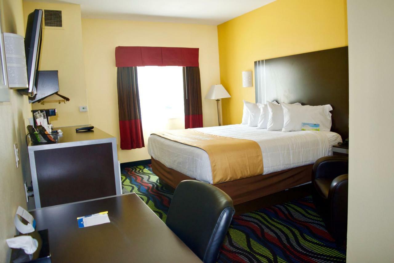 Days Inn & Suites By Wyndham Augusta Near Fort Eisenhower Kültér fotó