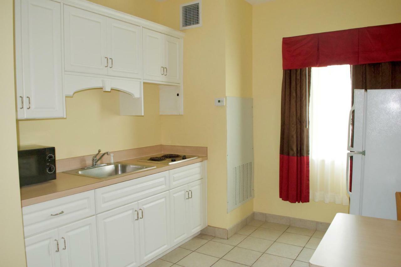 Days Inn & Suites By Wyndham Augusta Near Fort Eisenhower Kültér fotó